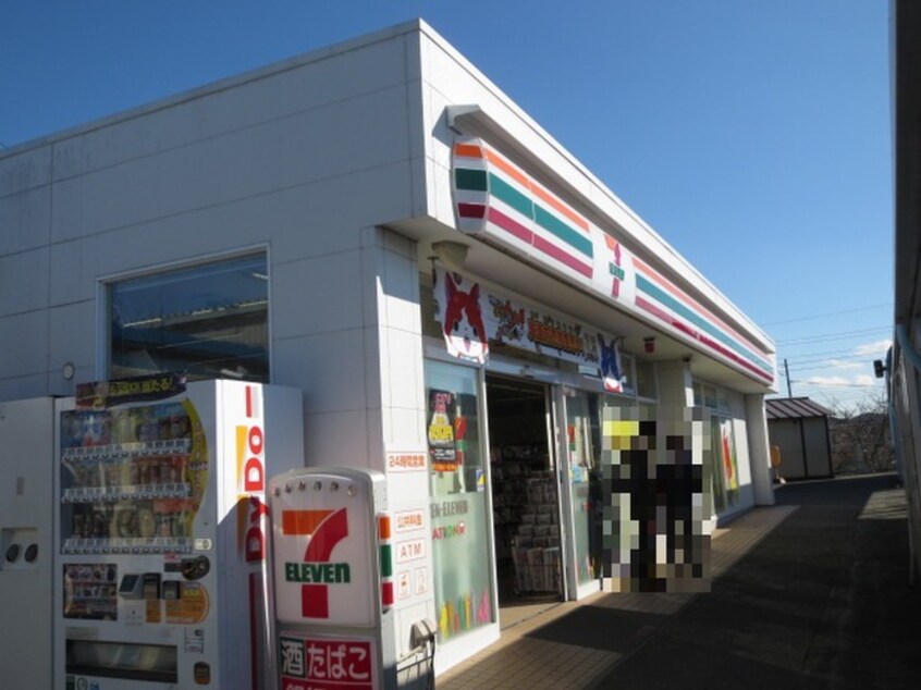 セブンイレブンけいきゅうST三崎口店(コンビニ)まで867m 小松ハイムＢ棟