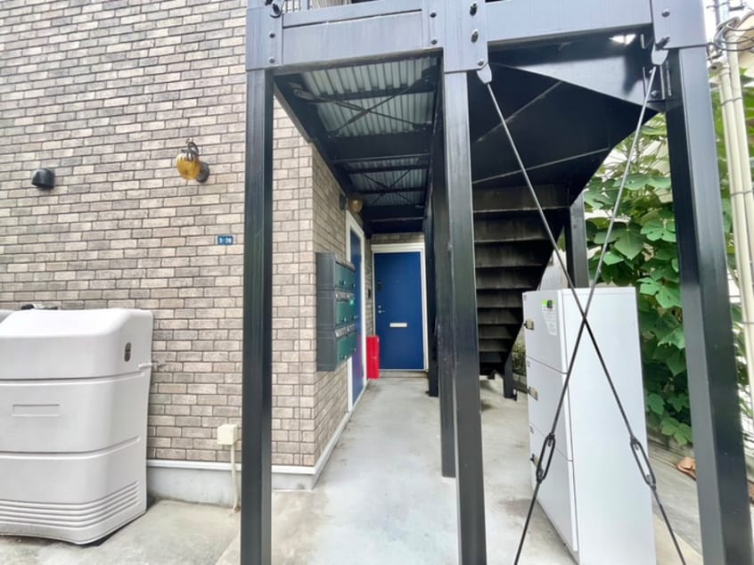 エントランス部分 アズ－ル京急生麦