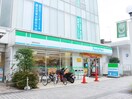 ファミリーマート若葉台駅前店(コンビニ)まで731m ｸﾚｳﾞｨｱ若葉台ﾊﾟｰｸﾅｰﾄﾞ六番館