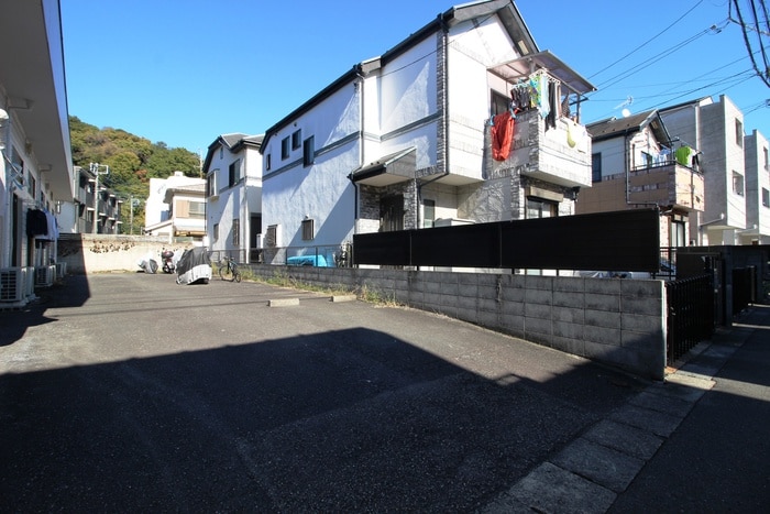 駐車場 ファミ－ユ清和