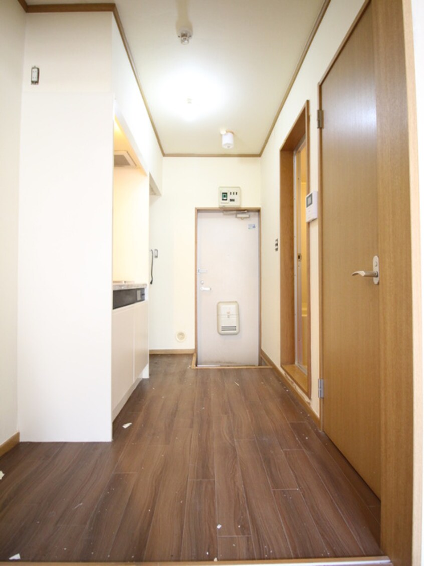 廊下 ファミ－ユ清和