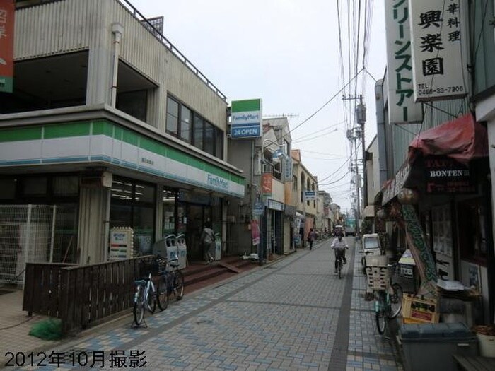 ファミリーマート鵠沼海岸駅前店(コンビニ)まで510m コーポ鵠沼Ａ棟（５１１）