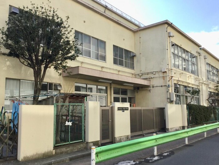 千鳥小学校(小学校)まで200m ｆｏｕｒ千鳥町