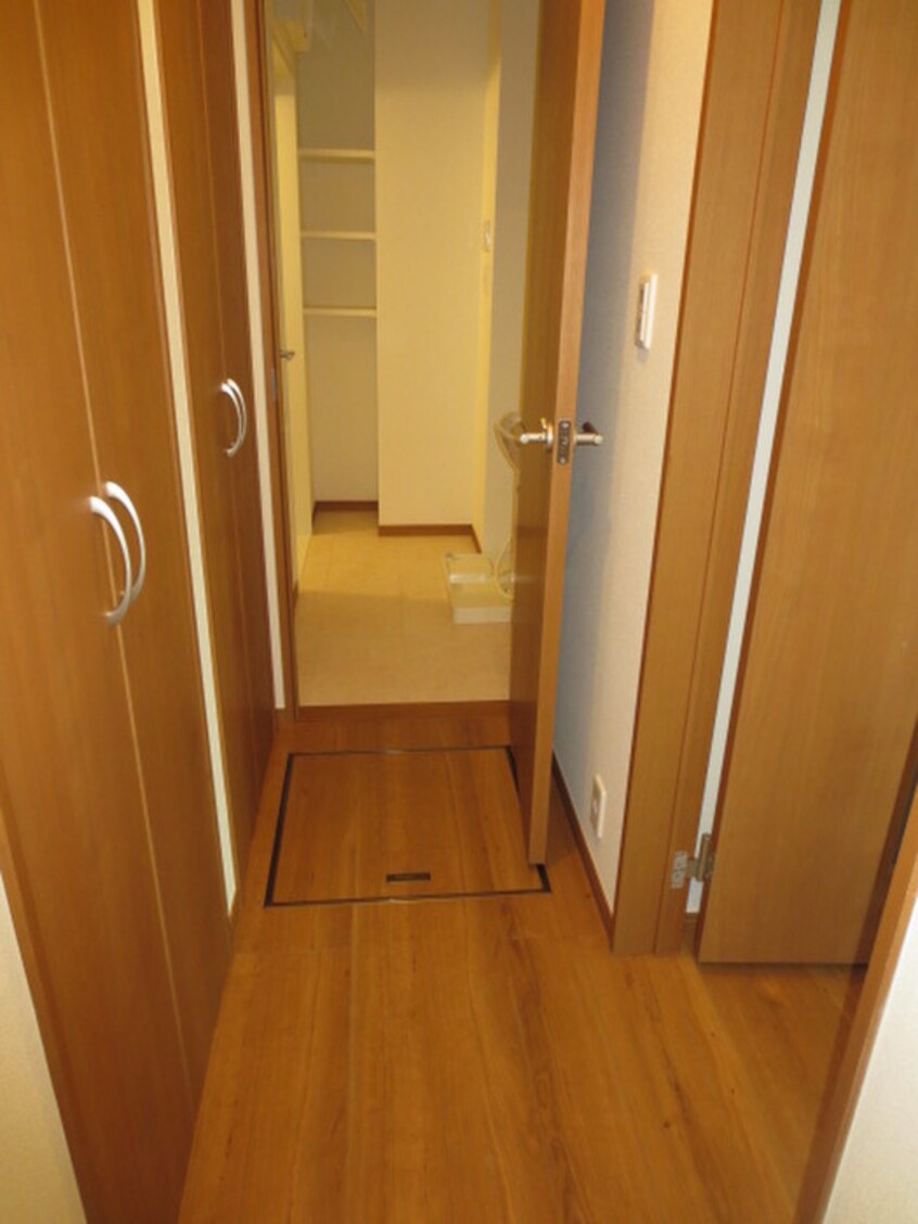 廊下 ブリヤン　シュクセ