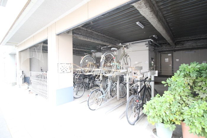 駐輪場 カナスカイビル