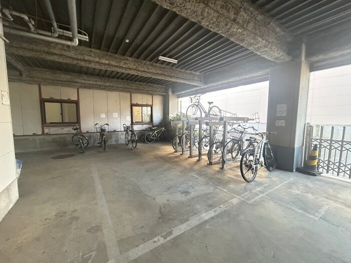 駐輪場 カナスカイビル