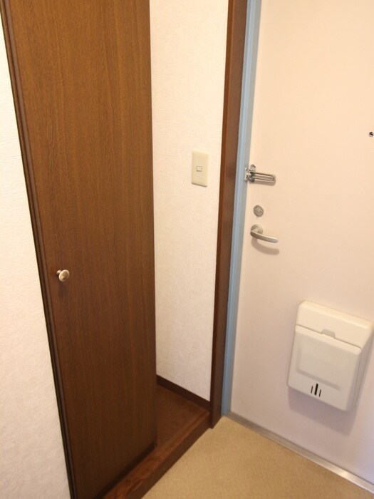 玄関 カナスカイビル