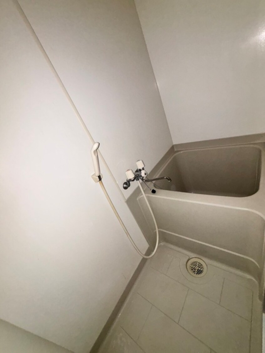 バス／シャワールーム等 カナスカイビル