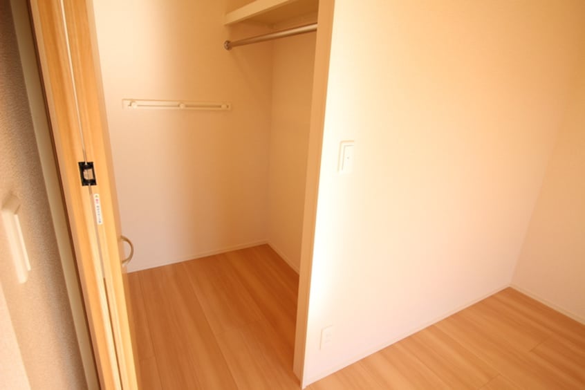 収納 アゼリア上鷺　Ｆ