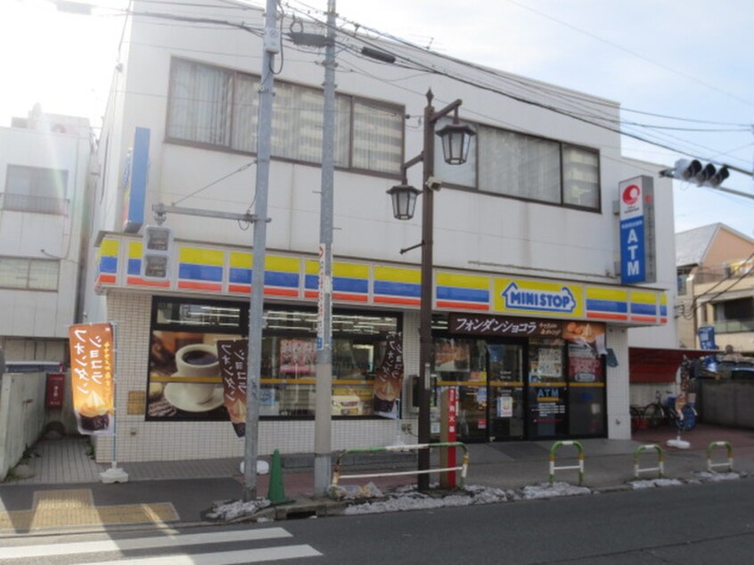 お部屋(コンビニ)まで400m 谷ビル