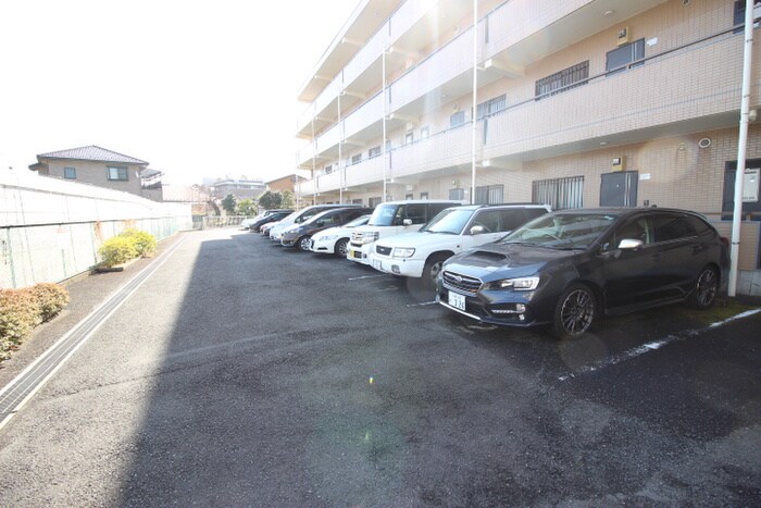 駐車場 メゾンボ－プワ－ル