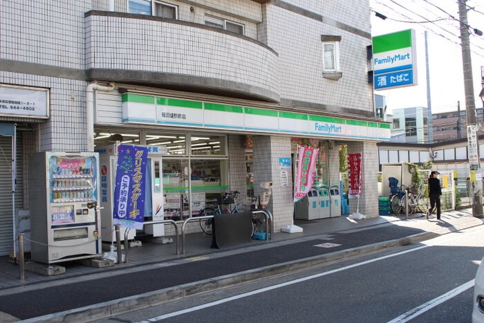 ファミリーマート(コンビニ)まで240m メゾンボ－プワ－ル