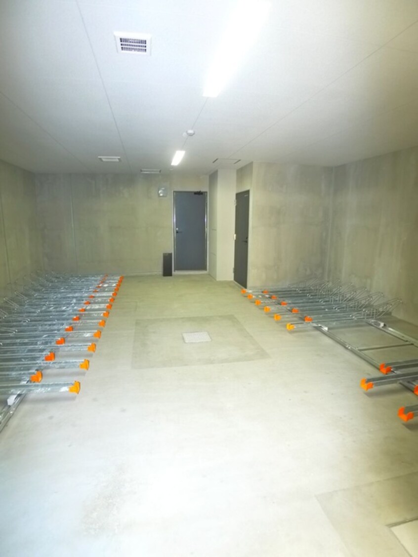 駐輪場 ART RESIDENCE IN MISATO CHU_O