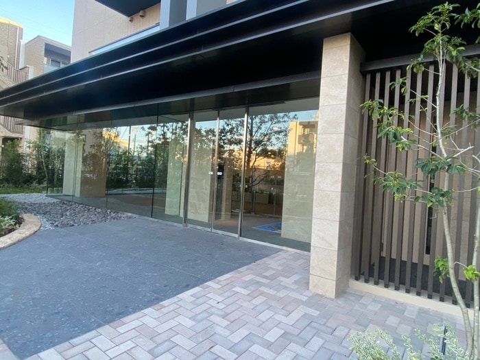 エントランス部分 ｻﾞ･ｹﾝｼﾞﾝﾄﾝ･ﾚｼﾞﾃﾞﾝｽ横濱片倉