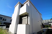 ヴィラート川口坂下