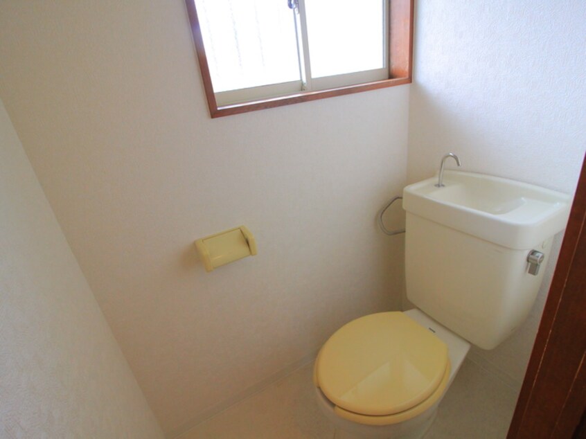 トイレ 三高アパートメント