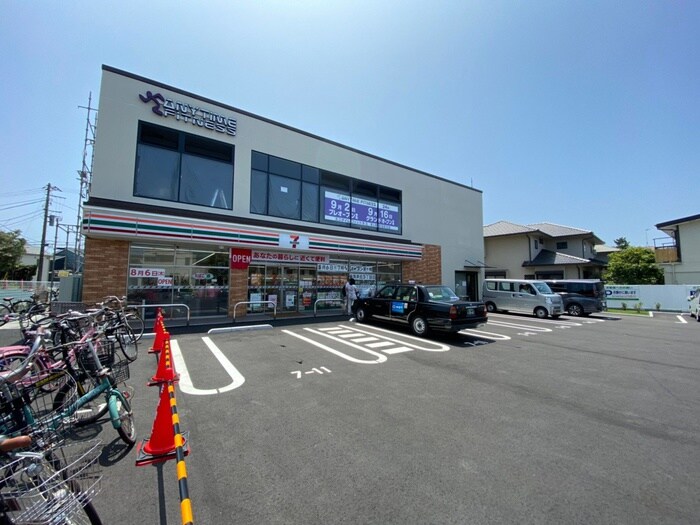 セブンイレブン茅ケ崎東海岸北5丁目店(コンビニ)まで350m SURF　HOUSE