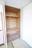 収納 フラッツ京明