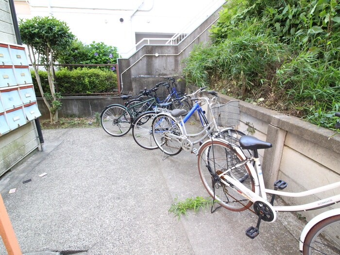 駐輪場 アーバンハウス生田１号館