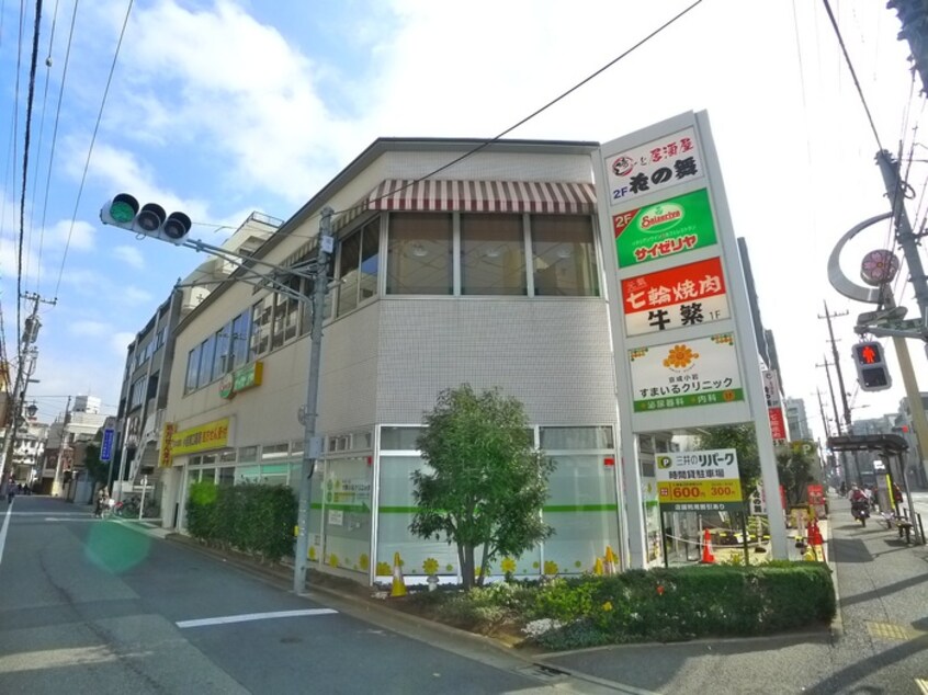 サイゼリヤ(その他飲食（ファミレスなど）)まで343m フラワーマンション