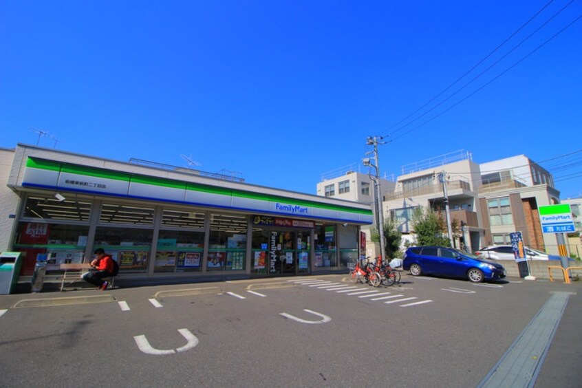 ファミリーマート　東新町2丁目店(コンビニ)まで251m サンハイム桜