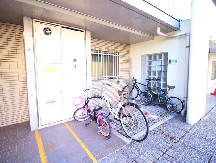 駐輪場 カ－サ・デル・ソル