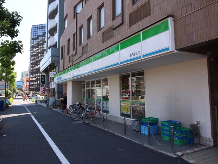 ファミリーマート(コンビニ)まで285m カ－サ・デル・ソル