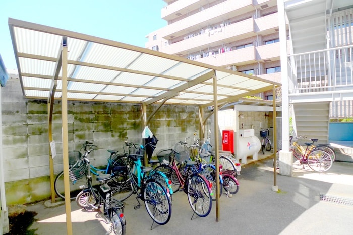 駐輪場 メゾンピュア