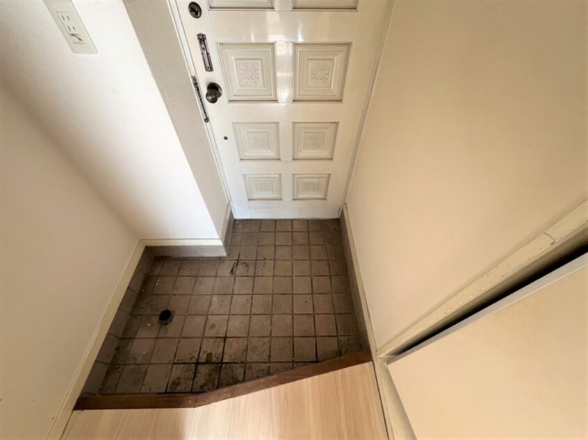 玄関 ローズアパートR1