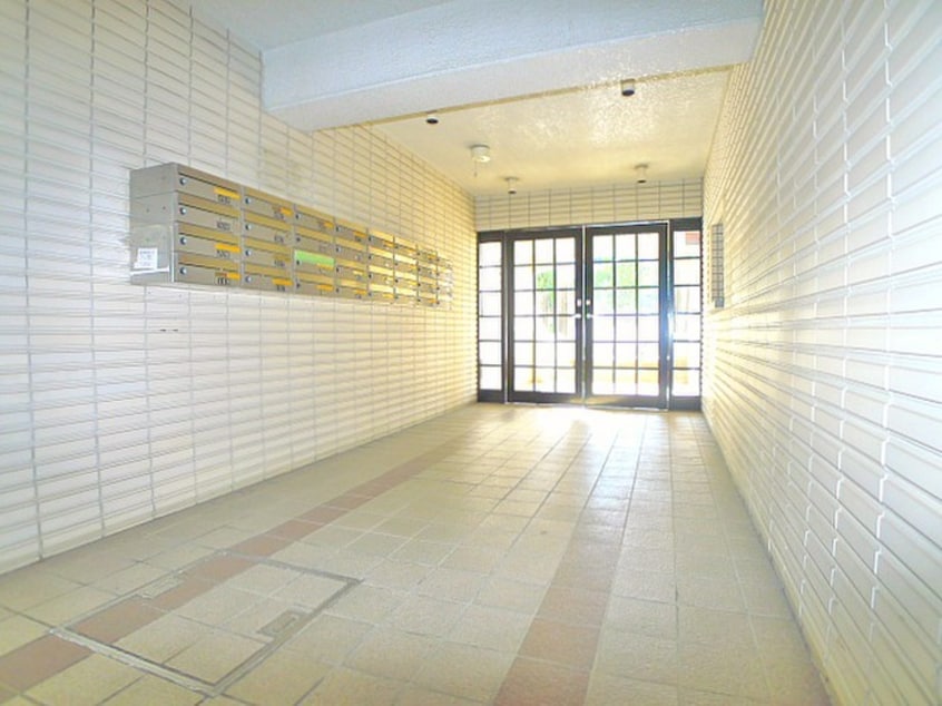 エントランス部分 ジュネス市川