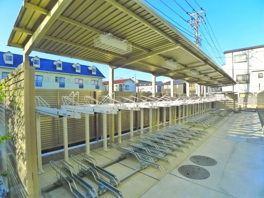 駐輪場 ストーリア市川行徳