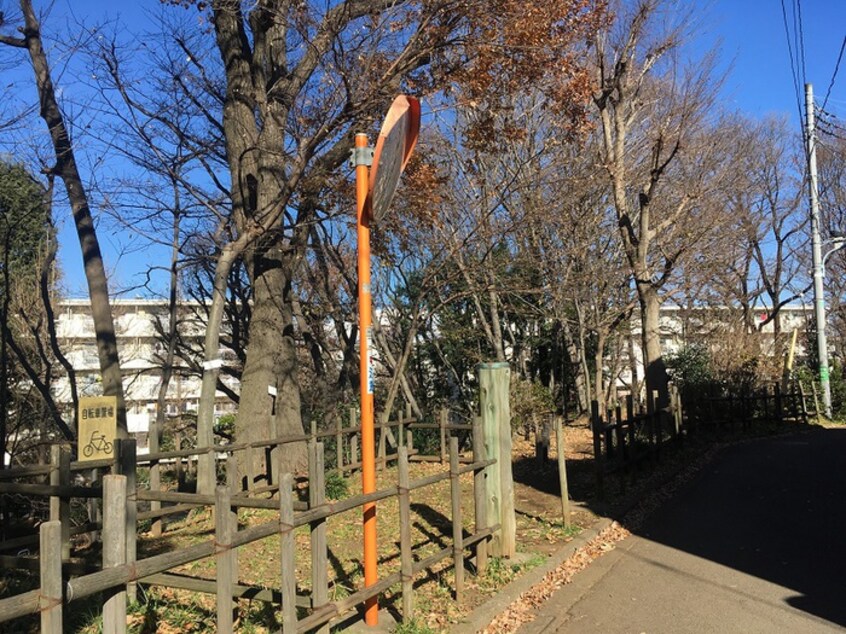 塚越の森緑地(公園)まで458m コーポ南