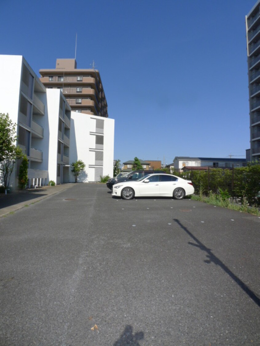 駐車場 カ－サ・トリア－デ
