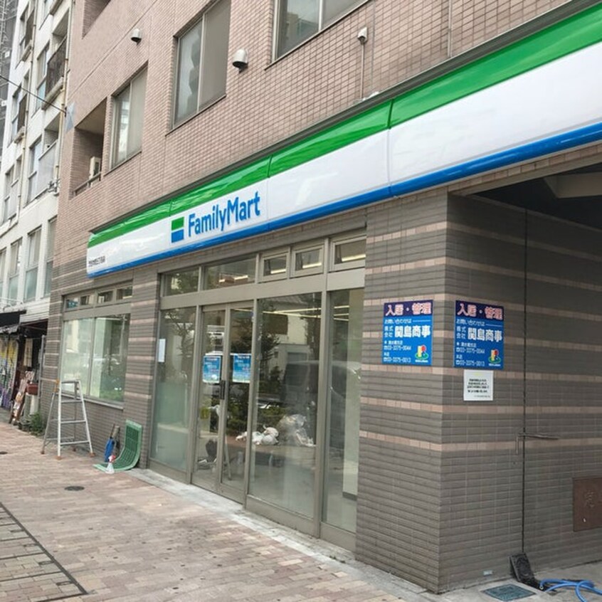 ファミリーマート渋谷本町三丁目店(コンビニ)まで180m ROOTS　SHIBUYA　HONMACHI