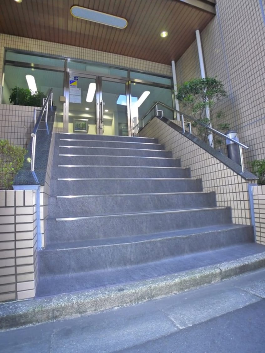 エントランス部分 岩沢第一ビル