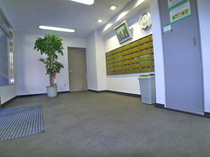 エントランス部分 岩沢第一ビル