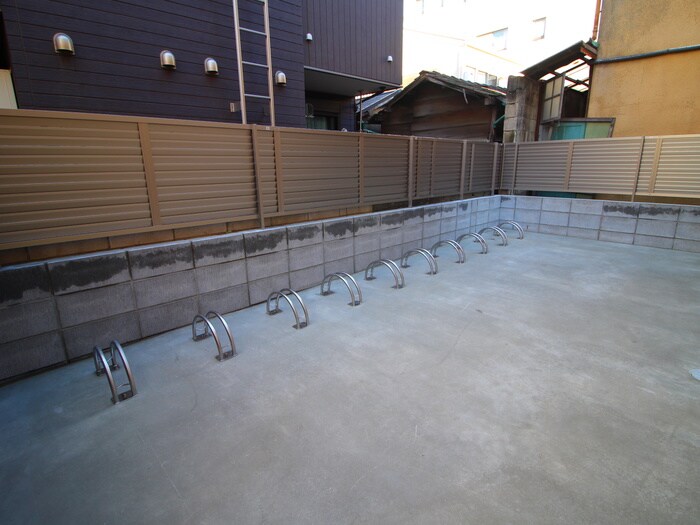 駐輪場 ラシーネ山光