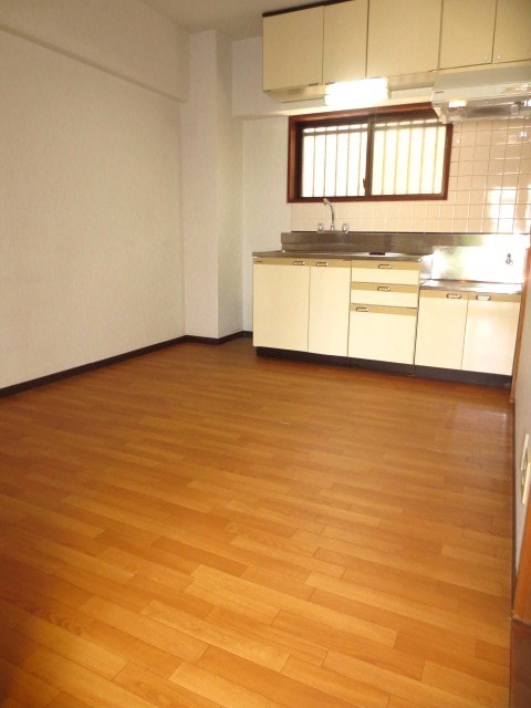 居室 シャトル上杉
