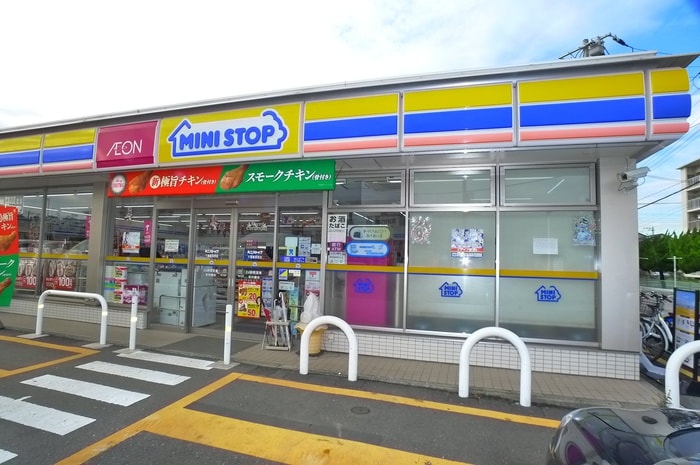 ミニストップ(コンビニ)まで450m メッセハウス