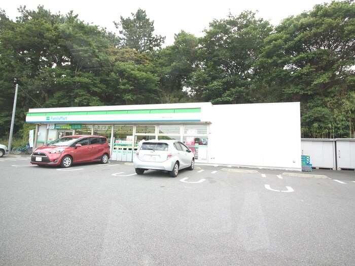 ファミリーマート千葉登戸四丁目店(コンビニ)まで70m メビウスブレイン西千葉（301）