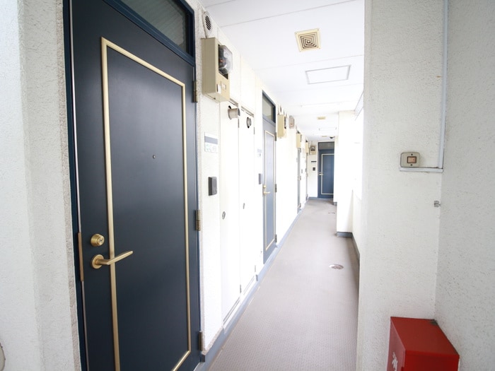 エントランス部分 ロワ－ル調布