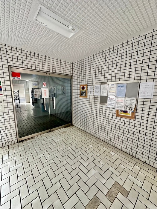 エントランス部分 エスカイア池袋(401）
