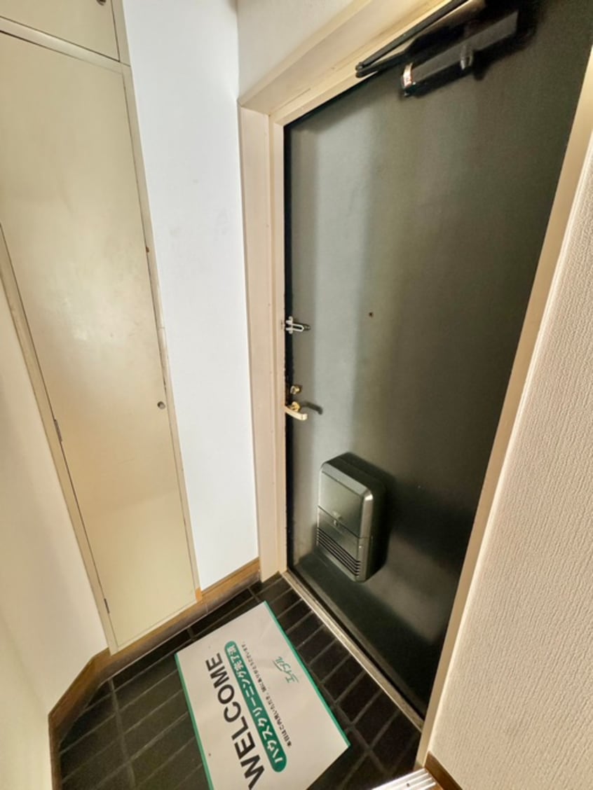 玄関 エスカイア池袋(401）