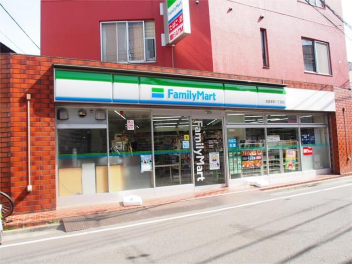 ファミリーマート 池袋本町一丁目店(コンビニ)まで47m エスカイア池袋(401）