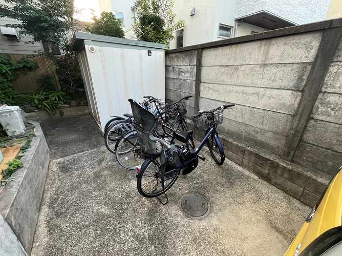駐輪場 ピノハウス