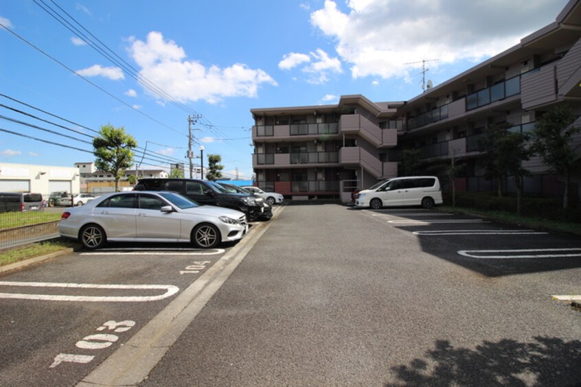 駐車場 ブールヴァル秦野