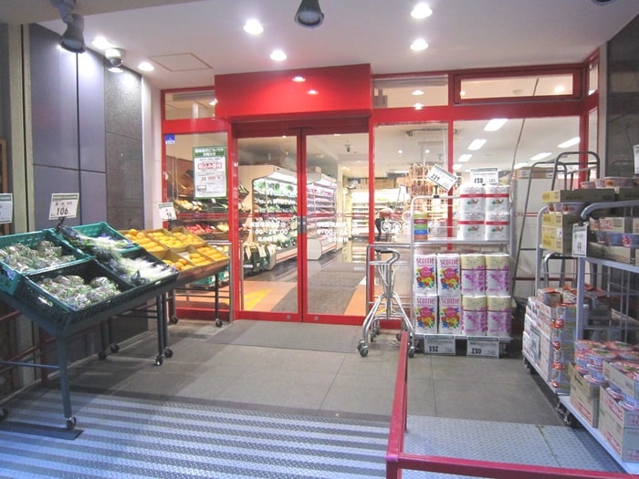 ファミリーマート両国横綱横丁店(スーパー)まで278m ＳｕｎＯｌｉｖｅ新名