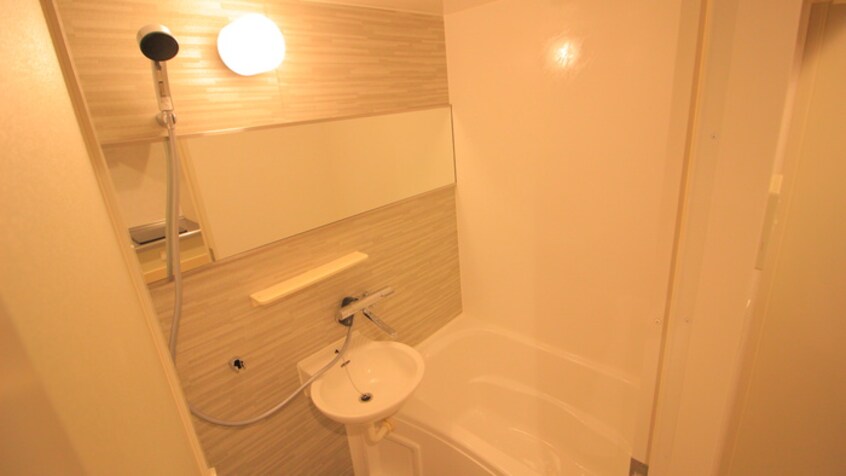 バス／シャワールーム等 アパートメンツ練馬北町