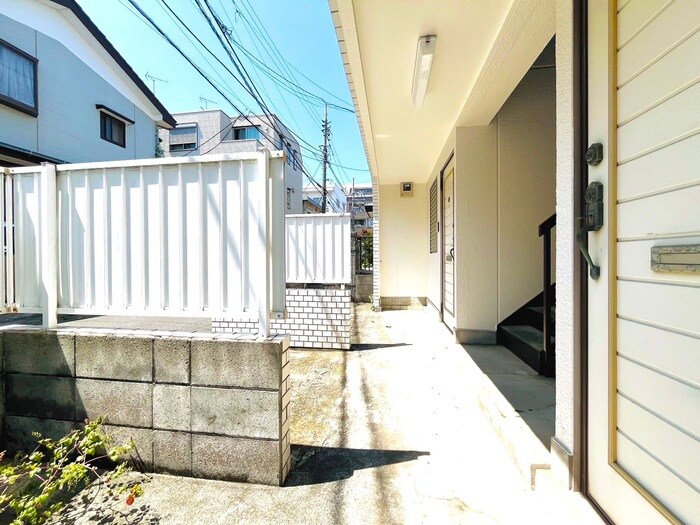 エントランス部分 ソワール水野
