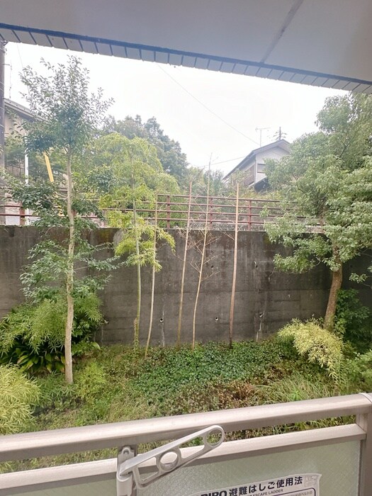 室内からの展望 PLENDY-HILLS 高幡不動